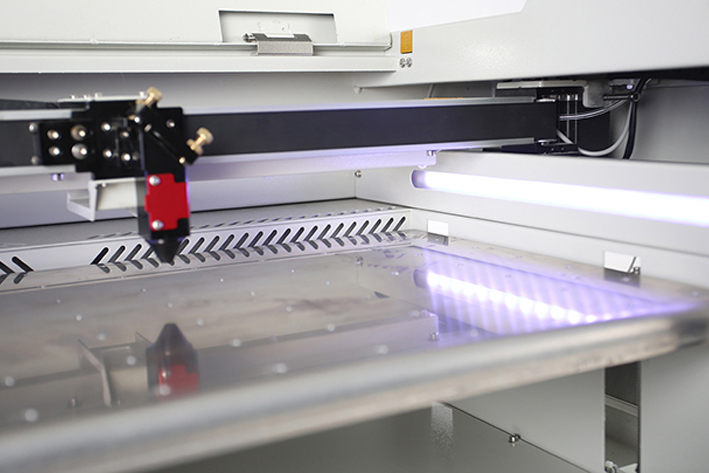 close up of laser bed on the MIRA5Legacy model