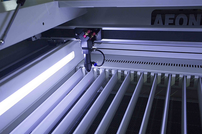 close up of the blade table on the Aeon NOVALegacy
